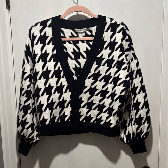 ‼️ALICE+OLIVIA sweater‼️ - Picture 1 of 9